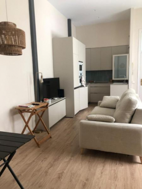 APARTAMENTO PREMIUM EN PLAZA MINA Minimalismo y confort a pasos del mar